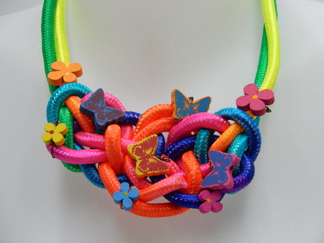 Collier papillons multicolores fluo