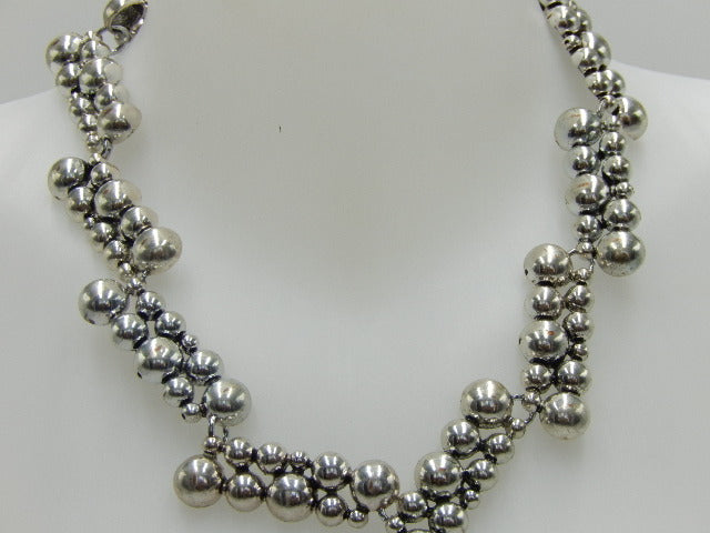Collier boules zig zag