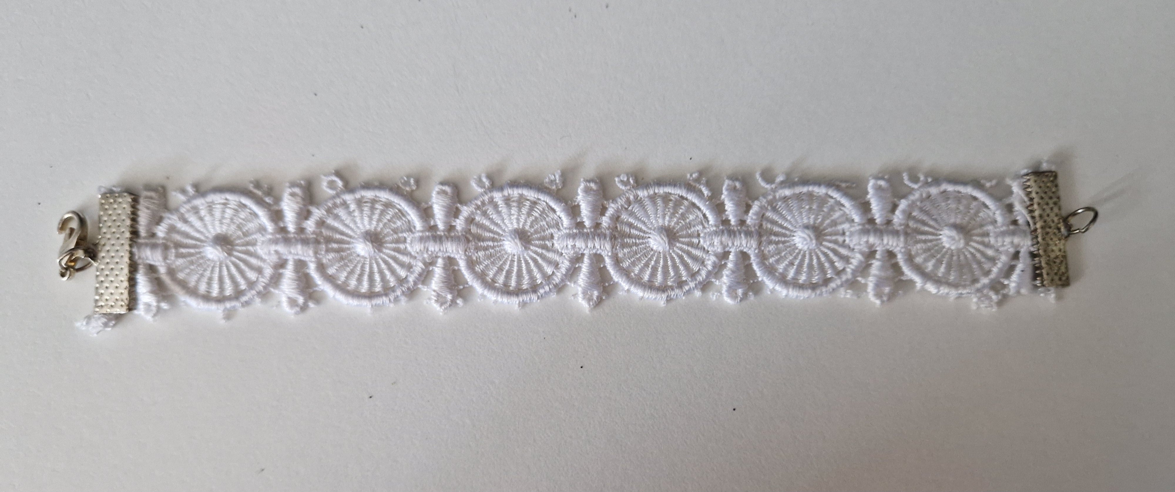 Bracelet dentelle blanche