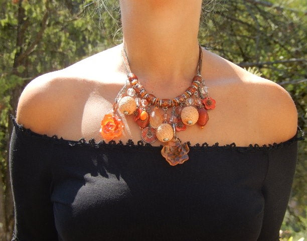 Collier pampilles oranges
