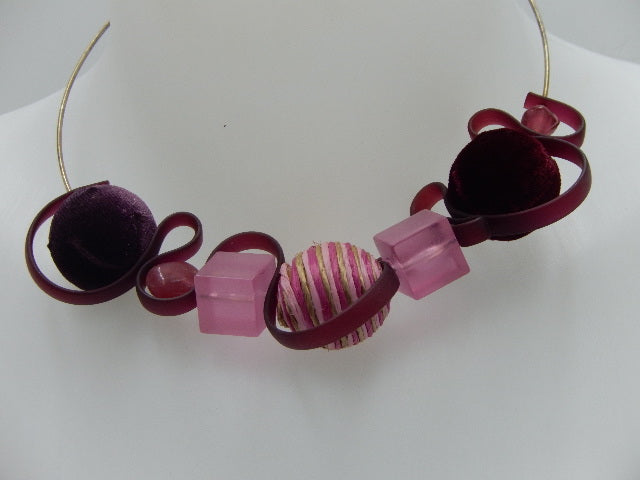Collier boules rose et bordeaux
