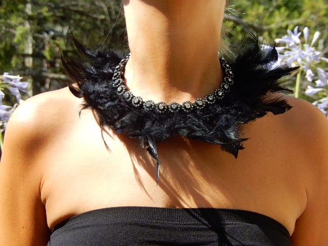 Collier plumes et fleurs