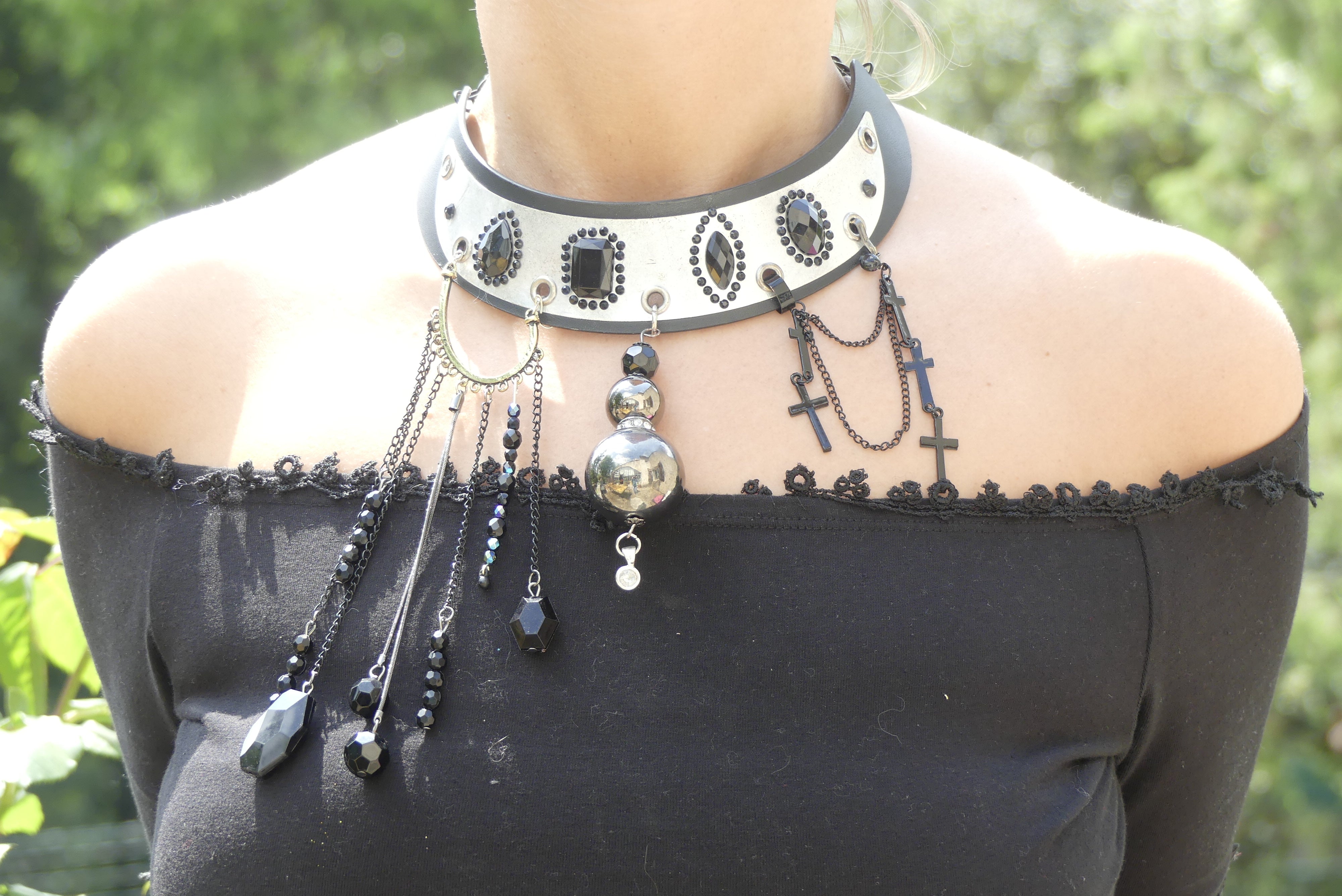 Ras de cou pampilles croix