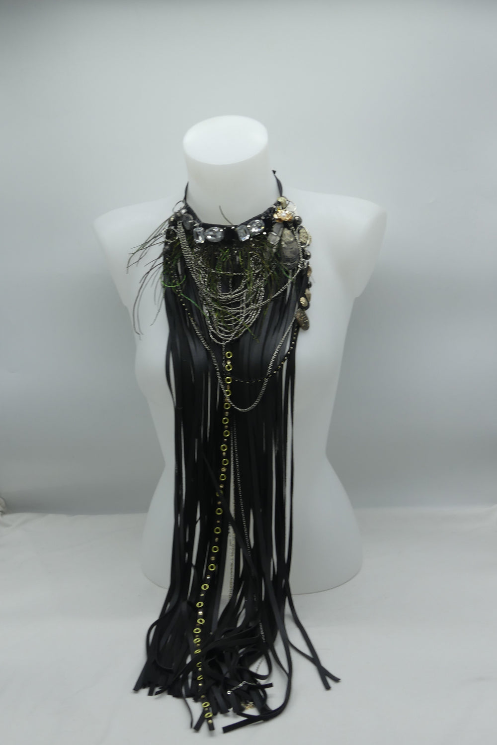 Collier lanières de cuir