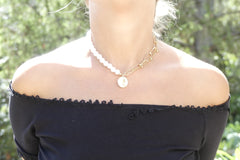 Collier doré asymétrique