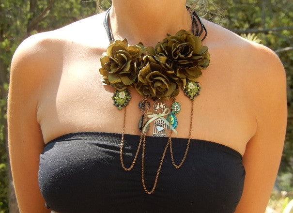 Collier mousse