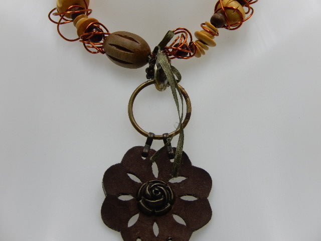 Collier graines