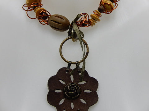 Collier graines