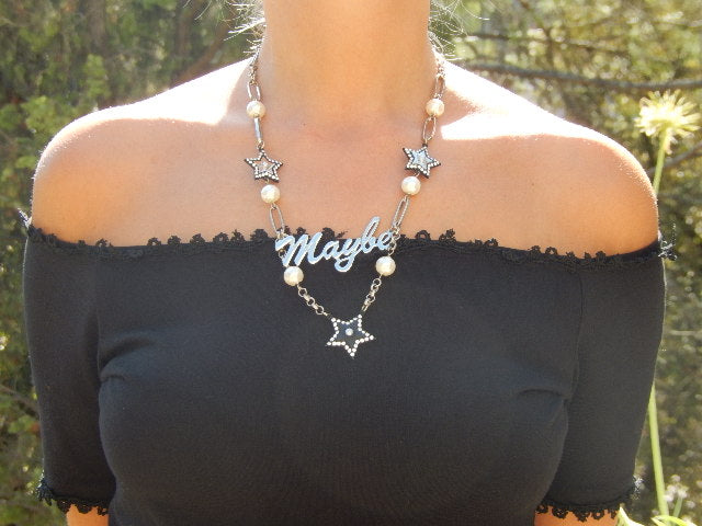 Collier maybe