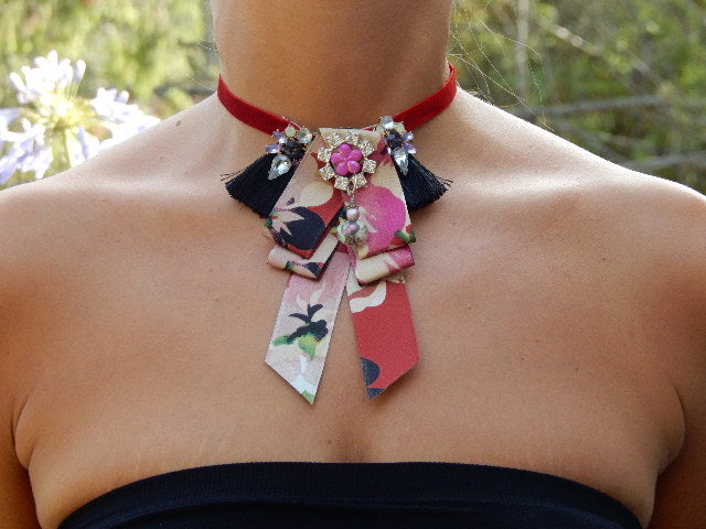 Collier lavallière fleurie