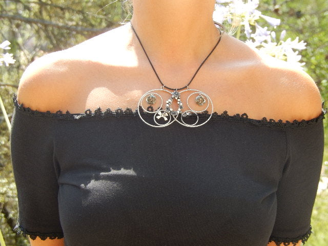 Collier anneaux nœud