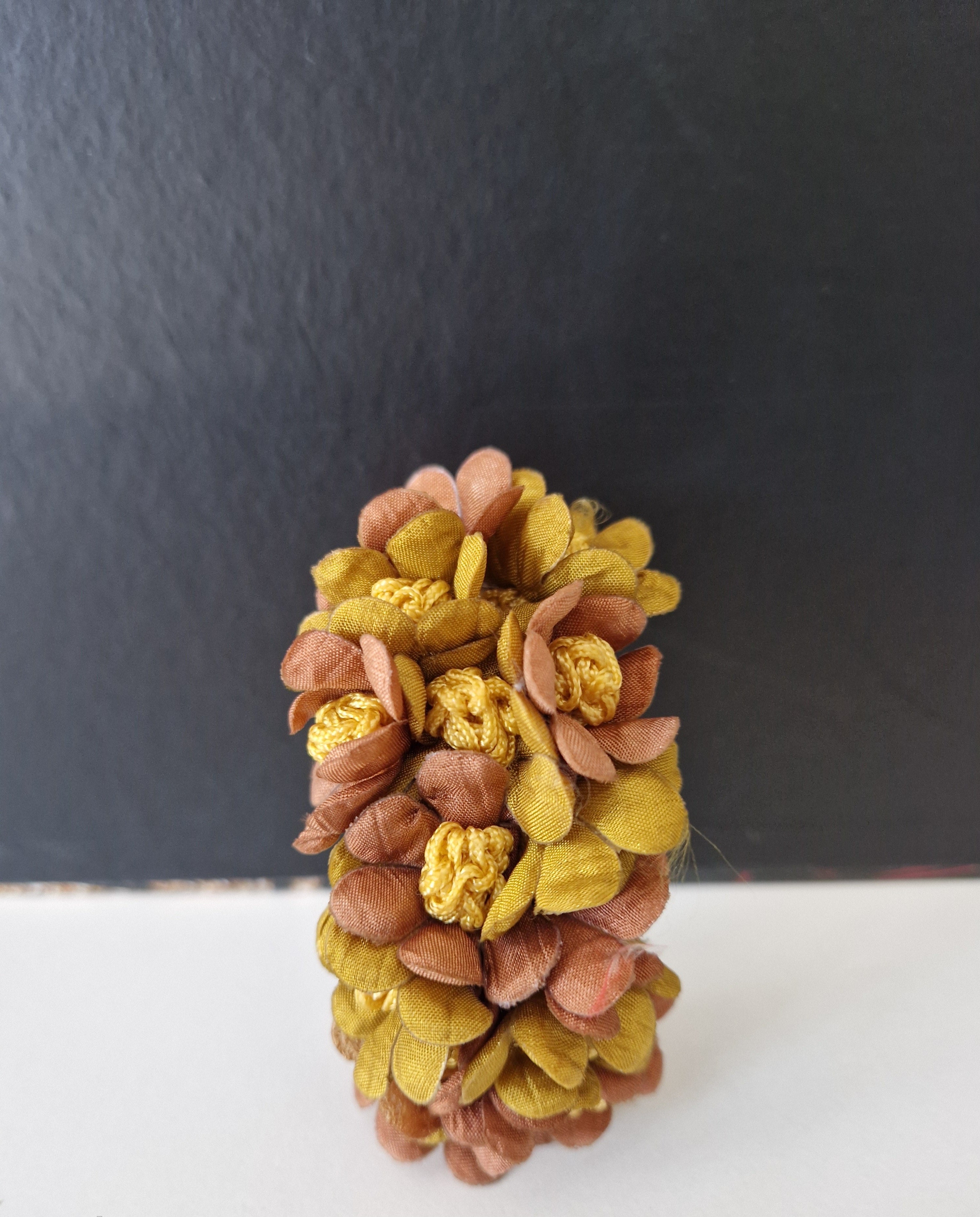 Manchette à fleurs