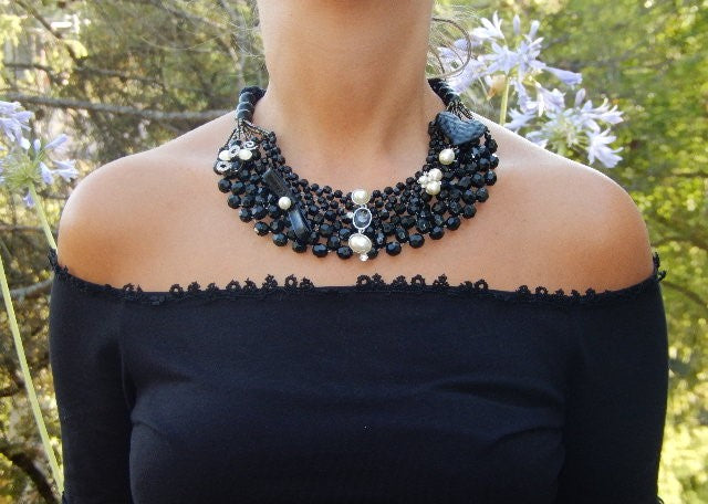 Collier col en perles noires
