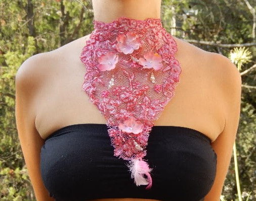 Plastron dentelle