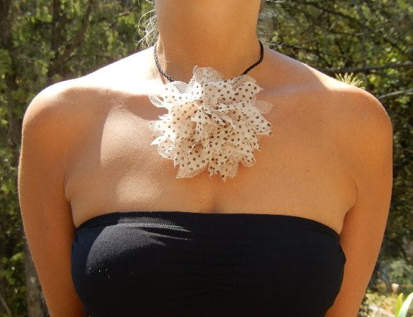 Collier pois