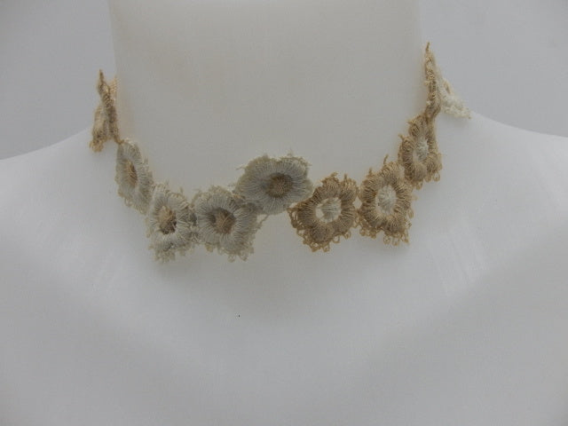 Ras de cou dentelle beige