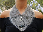 Plastron dentelle gris