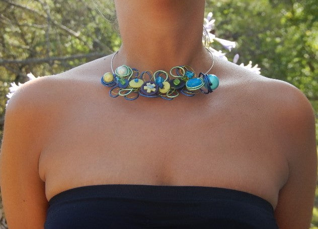 Collier boutons