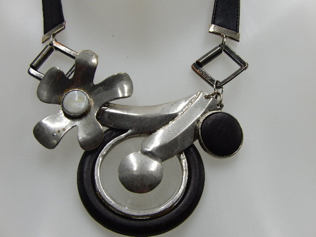 Collier réglisse