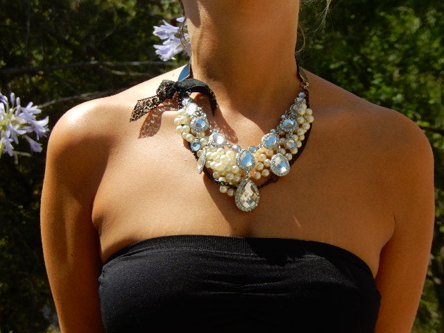 Collier perles et strass