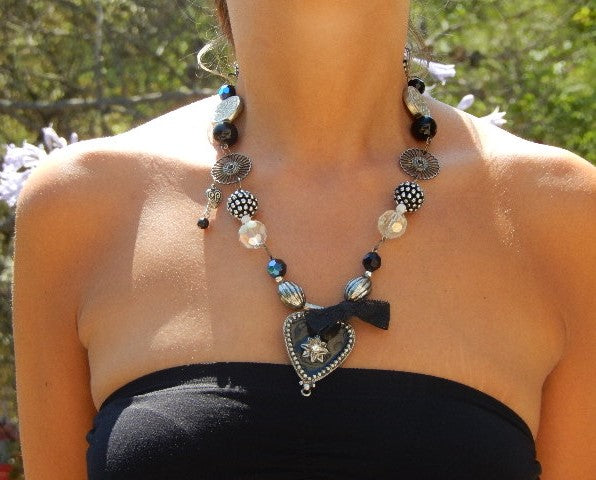Collier cœur noir