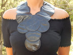 Plastron en cuir
