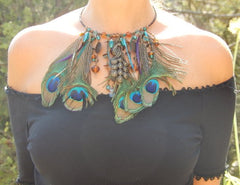 Collier paon majestueux