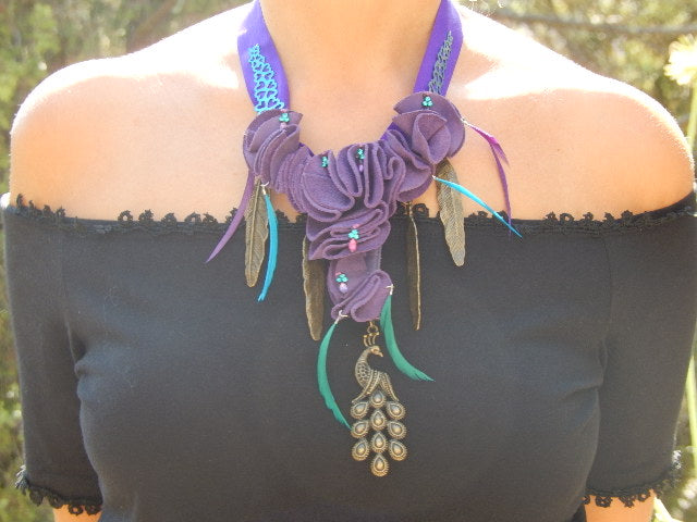 Collier violet