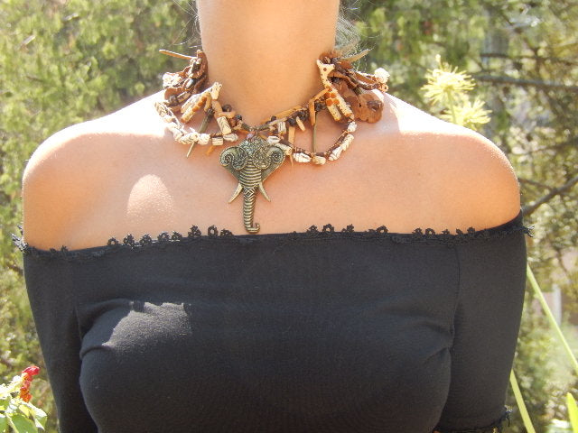 Collier safari