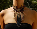 Collier lave