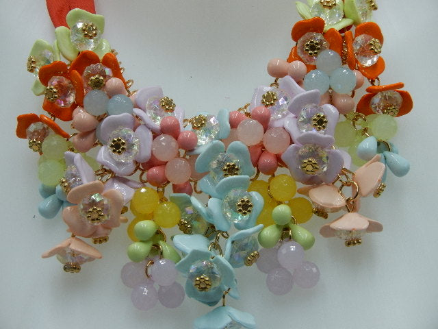 Collier pluie de fleurs