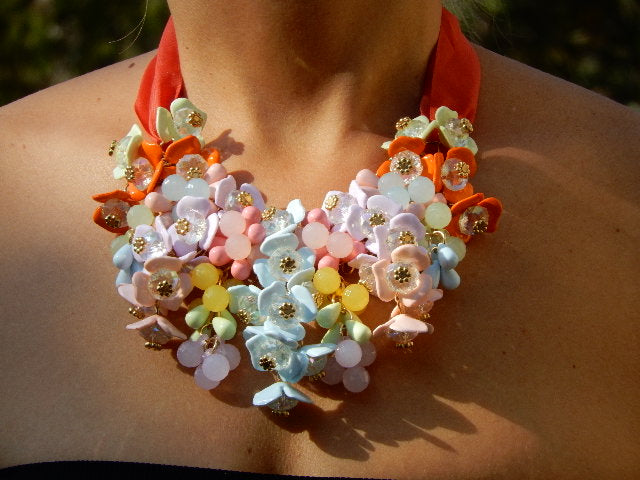 Collier pluie de fleurs